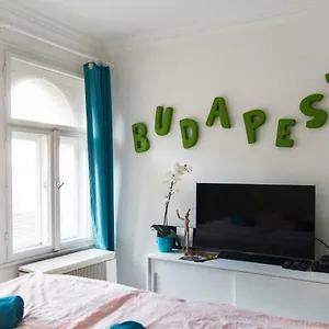 https://king-bedjacuzzi-bath-central-budapest.inbudapesthotels.com